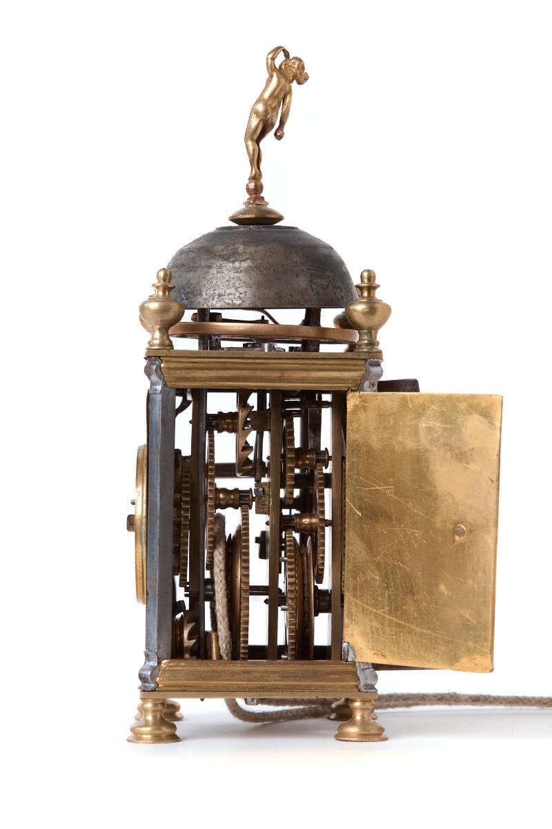 Wall clock with striking mechanism and alarm (MIH IV-45)