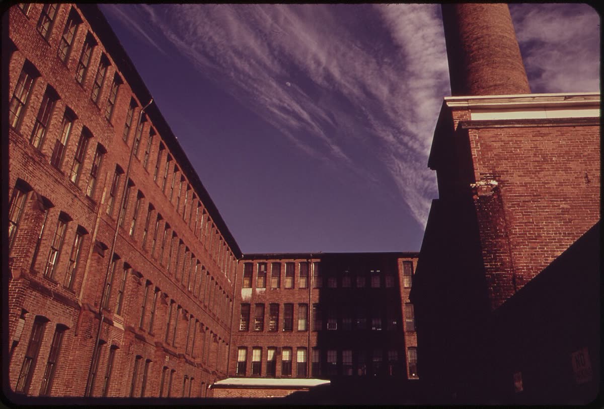WALTHAM WATCH COMPANY FACTORY. WALTHAM IS A BUSY MANUFACTURING CITY ON THE CHARLES RIVER - NARA - 550013
