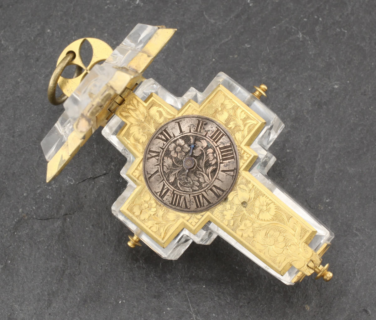 Rock Crystal cross with a movement of the same shape (MIH I-9)