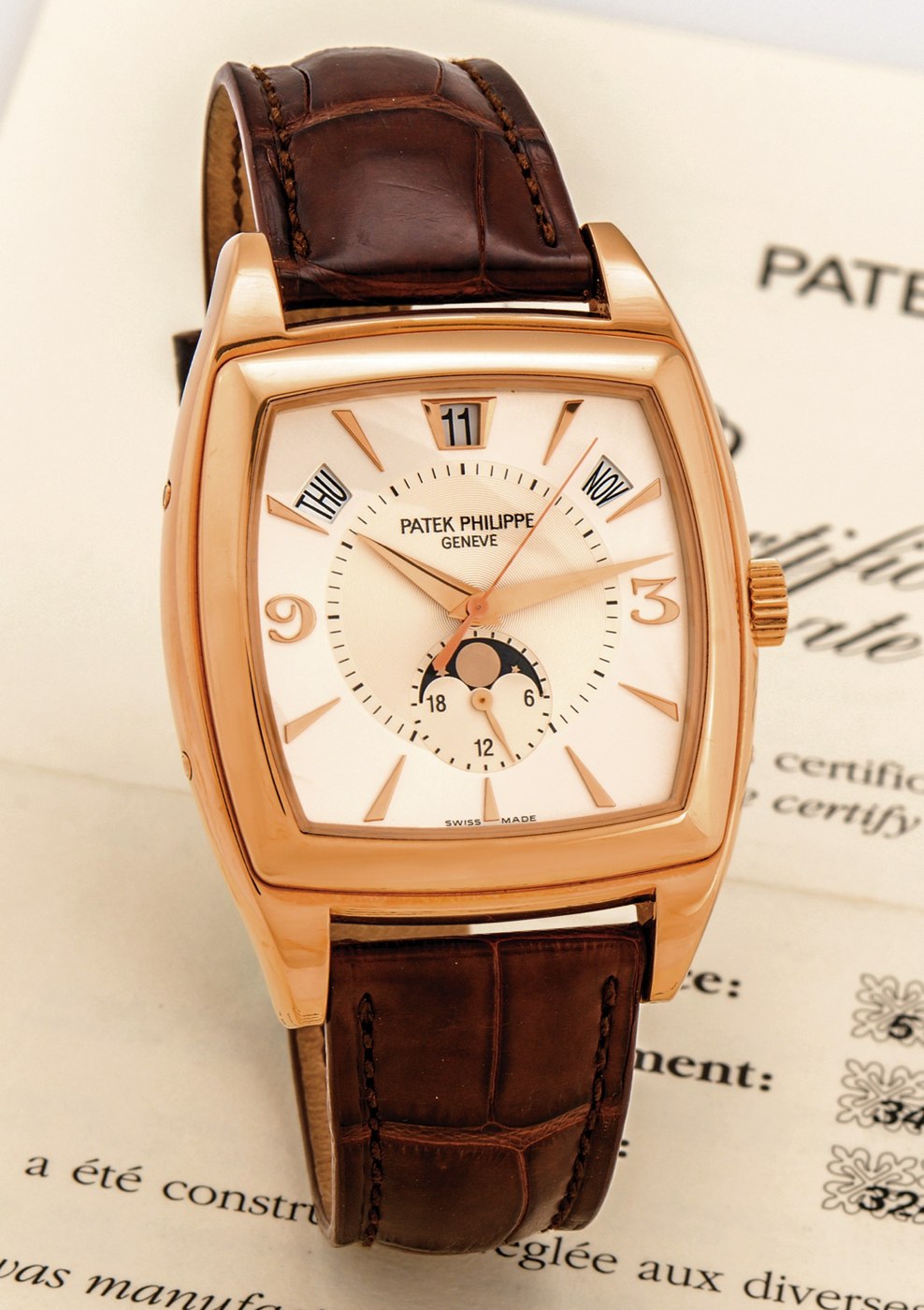 Front view of the Patek Philippe Gondolo Calendario Ref. 5135R-001, showcasing the dial layout and pink gold case.