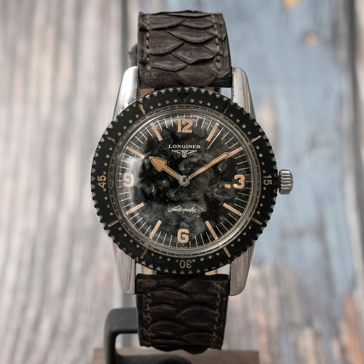Dial and case view of the Longines Nautilus Skin Diver reference 6921-1