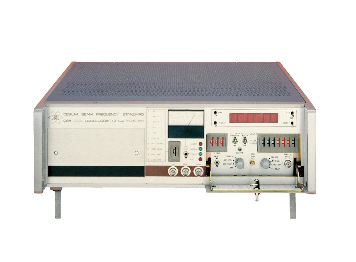 Maquette d'étalon atomique de temps et de fréquence à césium (MIH IV-1130)