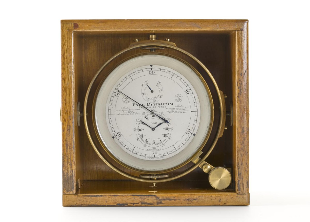 Dial and gimbal mounting of Paul Ditisheim chronometer movement in wooden box