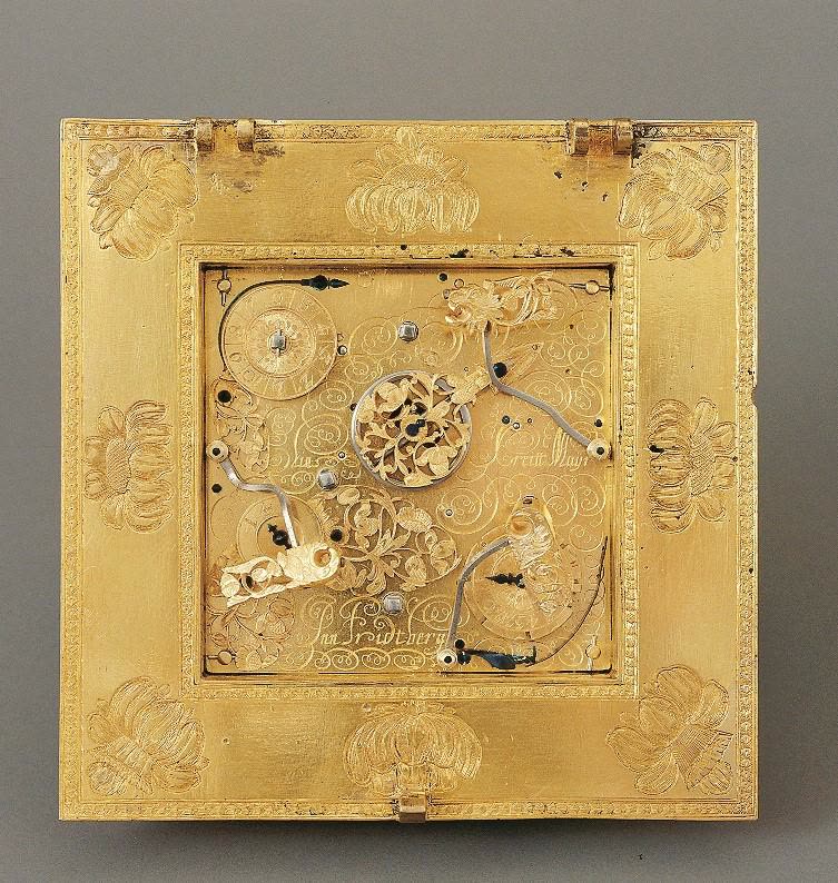 Astronomical table clock (MIH IV-154)