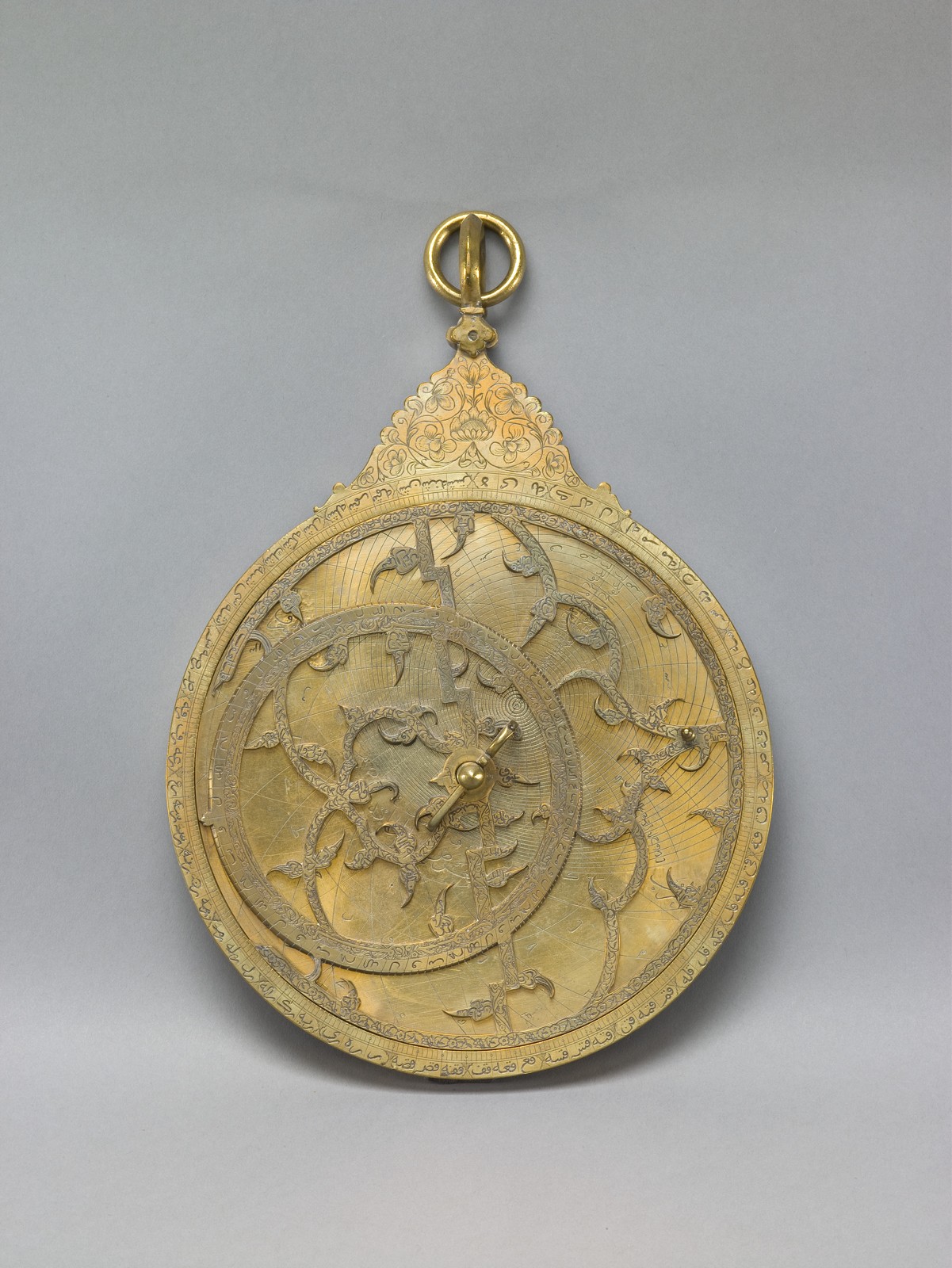 Isfahan astrolabe 41:1926, 1715 — front