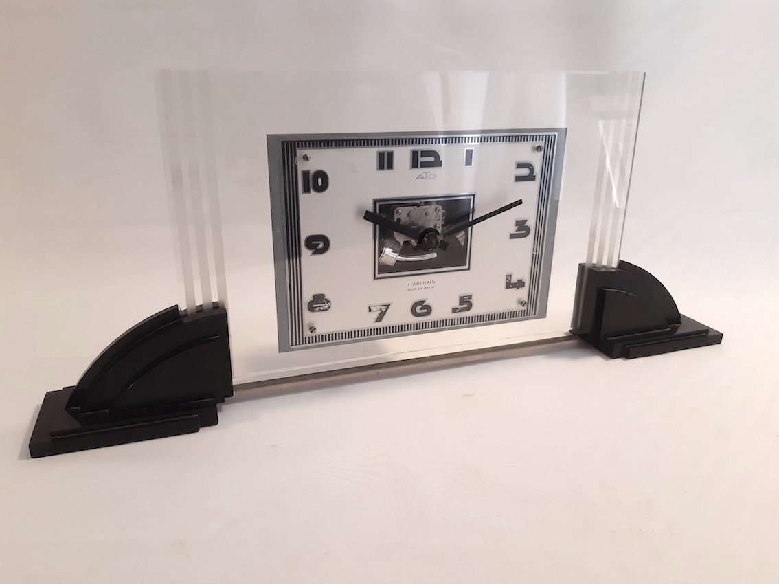 Front perspective view of the ATO Art Deco glass and bakelite electric clock