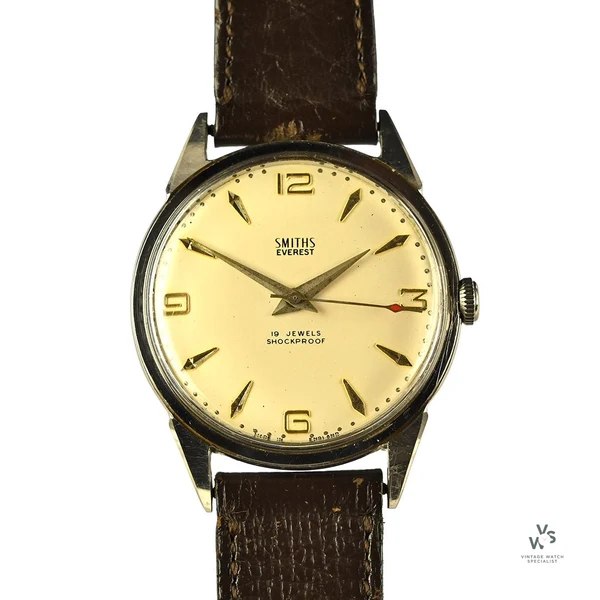 Front view of the Smiths Everest wristwatch showing the ivory dial and leather strap