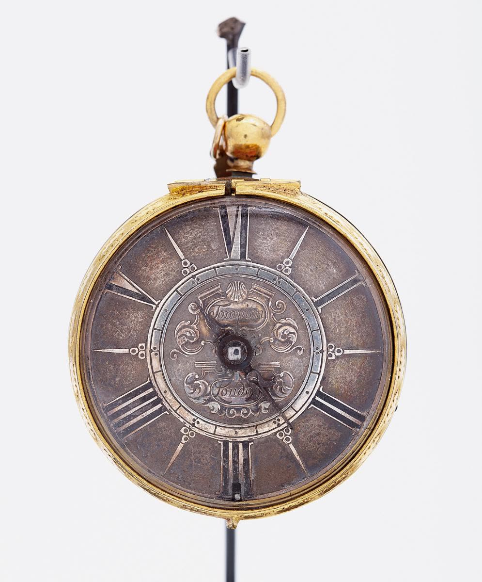 Round enamelled watch (MIH I-397)