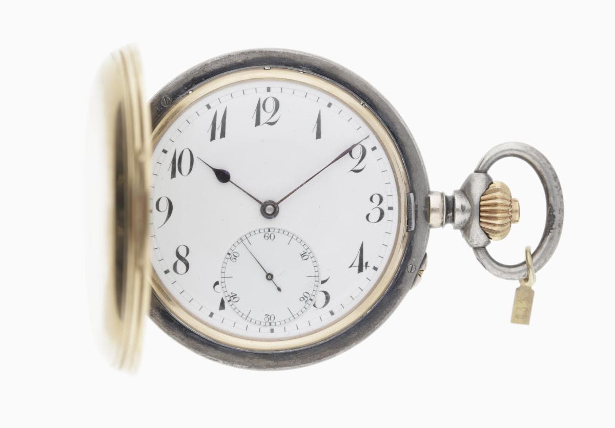 Watch with folding photograph holder (MIH I-431)
