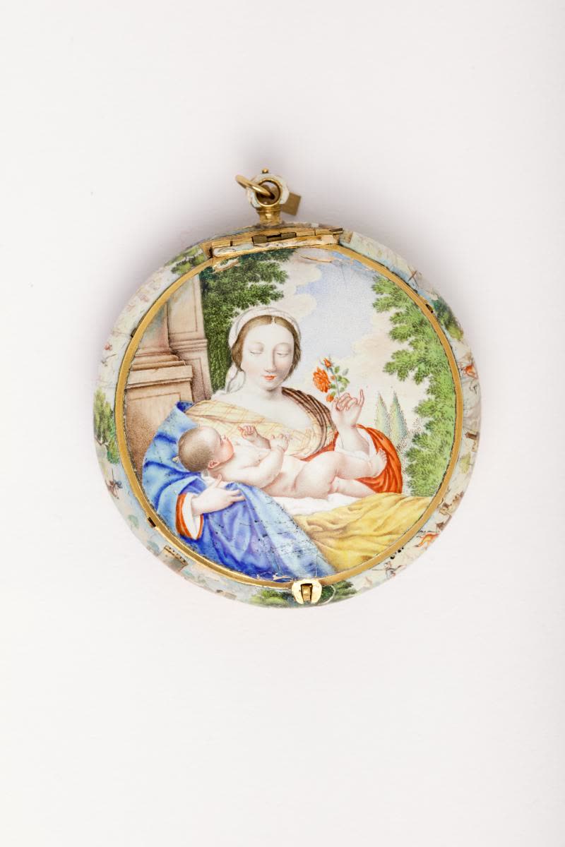 Round enamelled watch (MIH I-551)