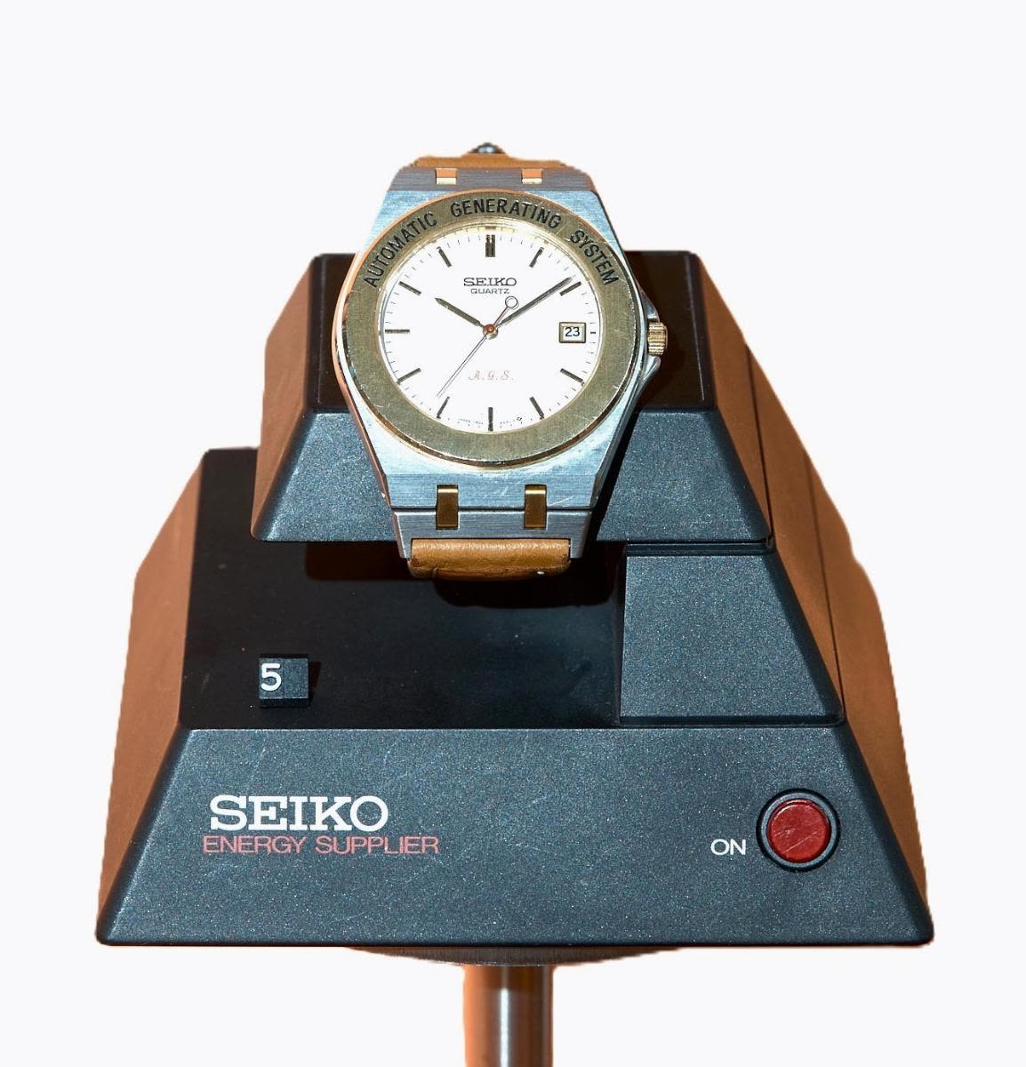 Montre bracelet à quartz automatique Seiko AGS (MIH VII-448)