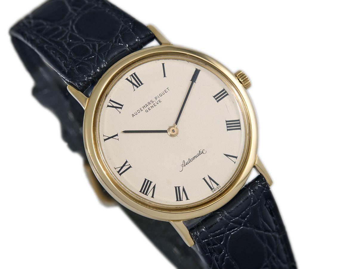 Front three-quarter view of the Audemars Piguet 18ct yellow gold automatic wristwatch