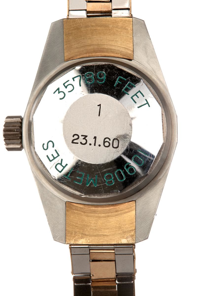 Montre-bracelet étanche automatique (MIH I-554)