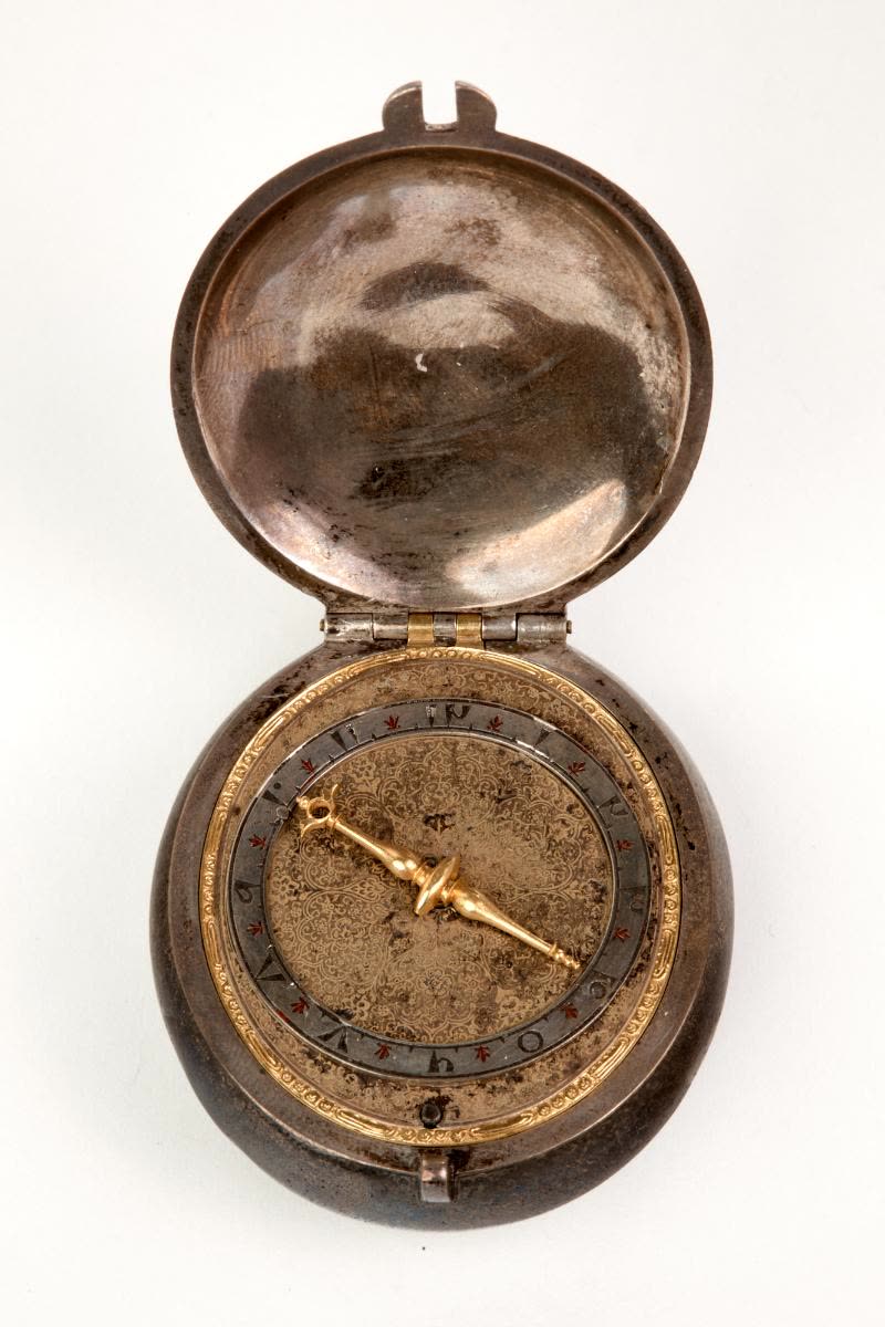 Oval watch intended for the Turkish market, to be worn as a pendant (sautoir) (MIH I-555)