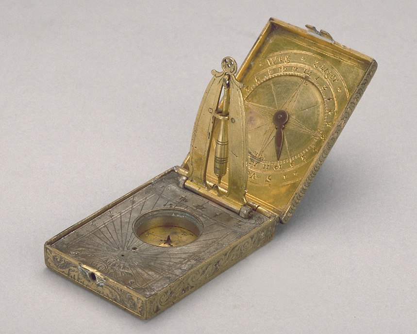Diptych dial by Ulrich Schniep showing the open leaves and internal components.