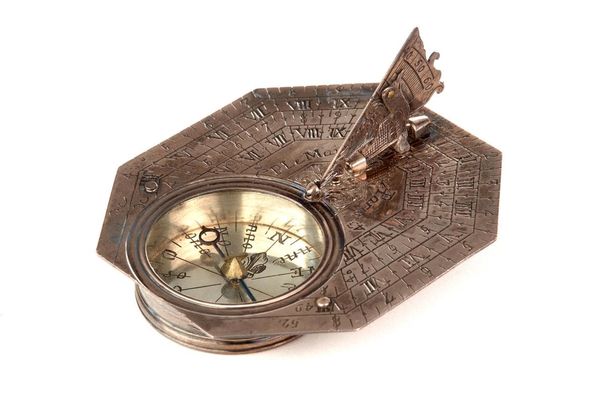 Pocket or travelling horizontal sundial (MIH V-38)