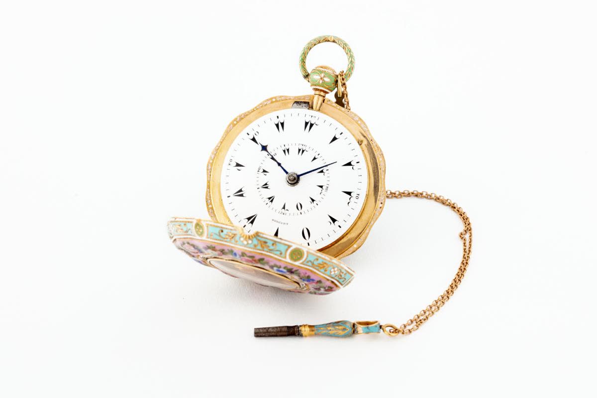Montre émaillée destinée au marché turc (MIH I-1192)