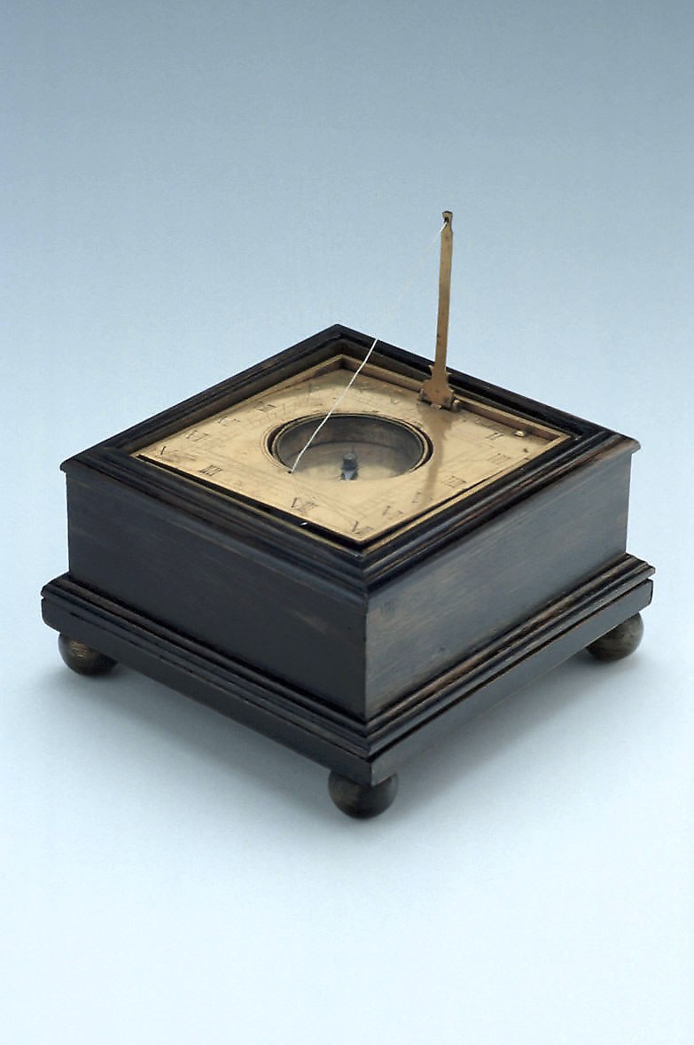 Inclining dial signed by Johann Christoph Keller, featuring a brass plate on gimbals with a central compass and string gnomon.