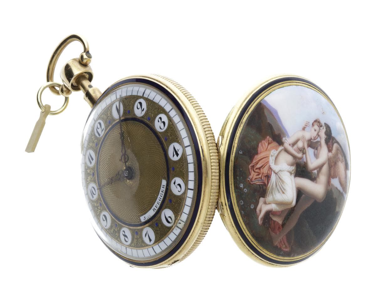 The back of the gold case has an enamel painting of Eros Kissing Psyche, from the work by François Gérard in the Louvre (MIH I-118)