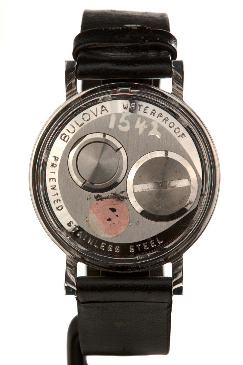 Electronic watch with tuning fork (MIH I-1542)