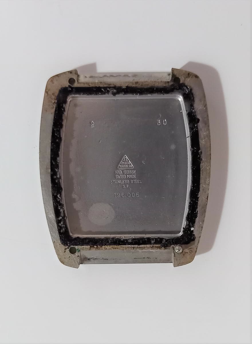 Montre bracelet à quartz, modèle Beta 21 (MIH VII-468)