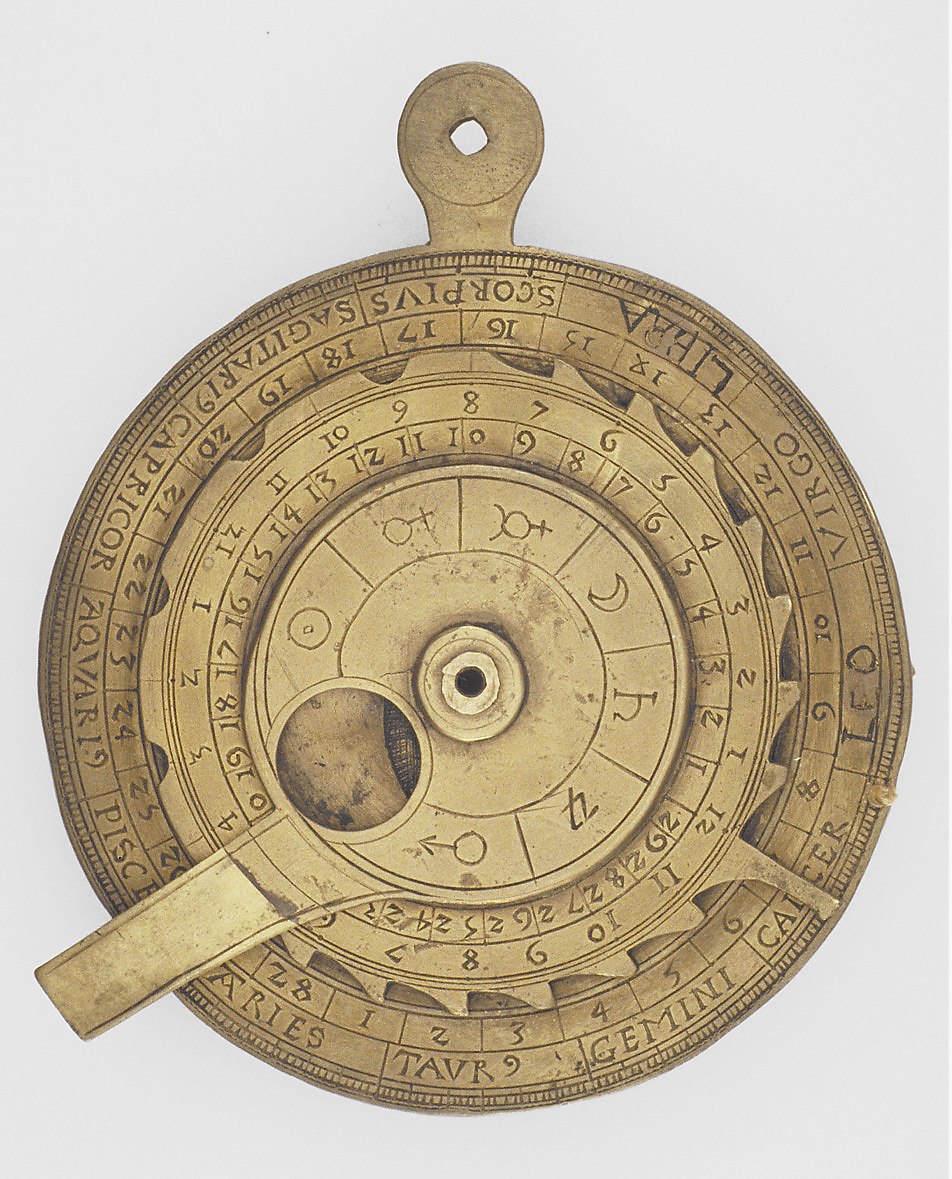 Front view showing the nocturnal scale and rotating planetary disc.