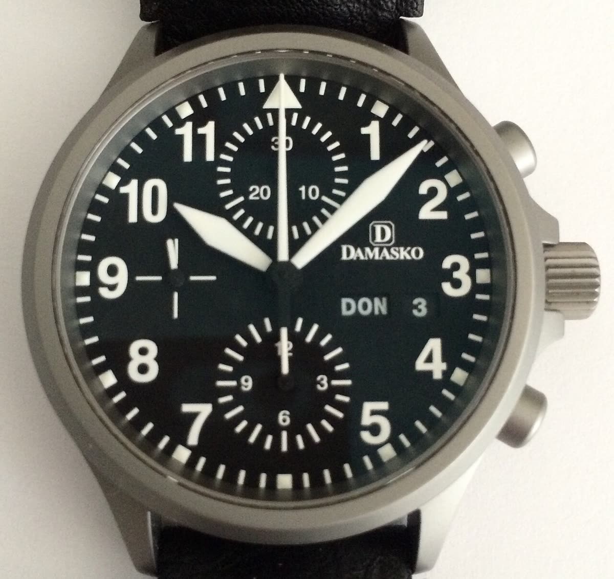 Damasko DC56 - German analog chronograph wristwatch with mechanical movement type Valjoux 7750