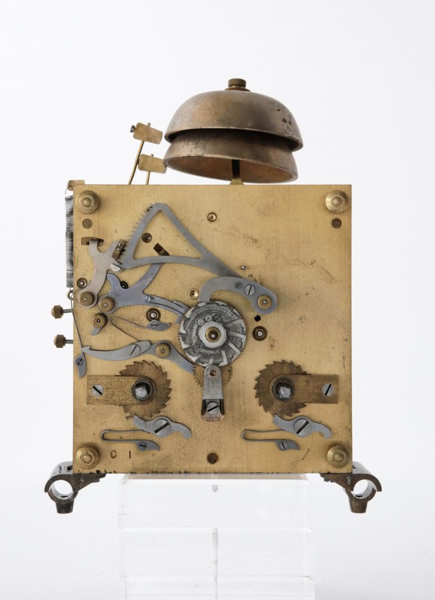 Pendule neuchâteloise Zénith, modèle Grande Louis XIV (MIH IV-1141)