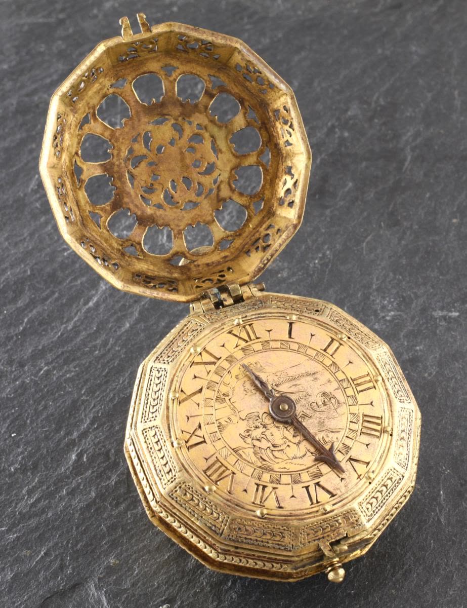 Striking watch with twelve-faceted case (MIH I-6)
