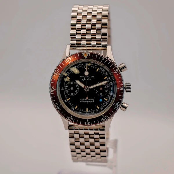 Front view of Wittnauer Professional Chronograph reference 239T