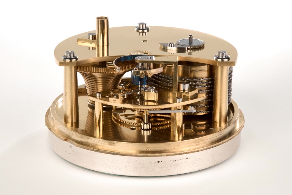 Marine chronometer (MIH IV-81)