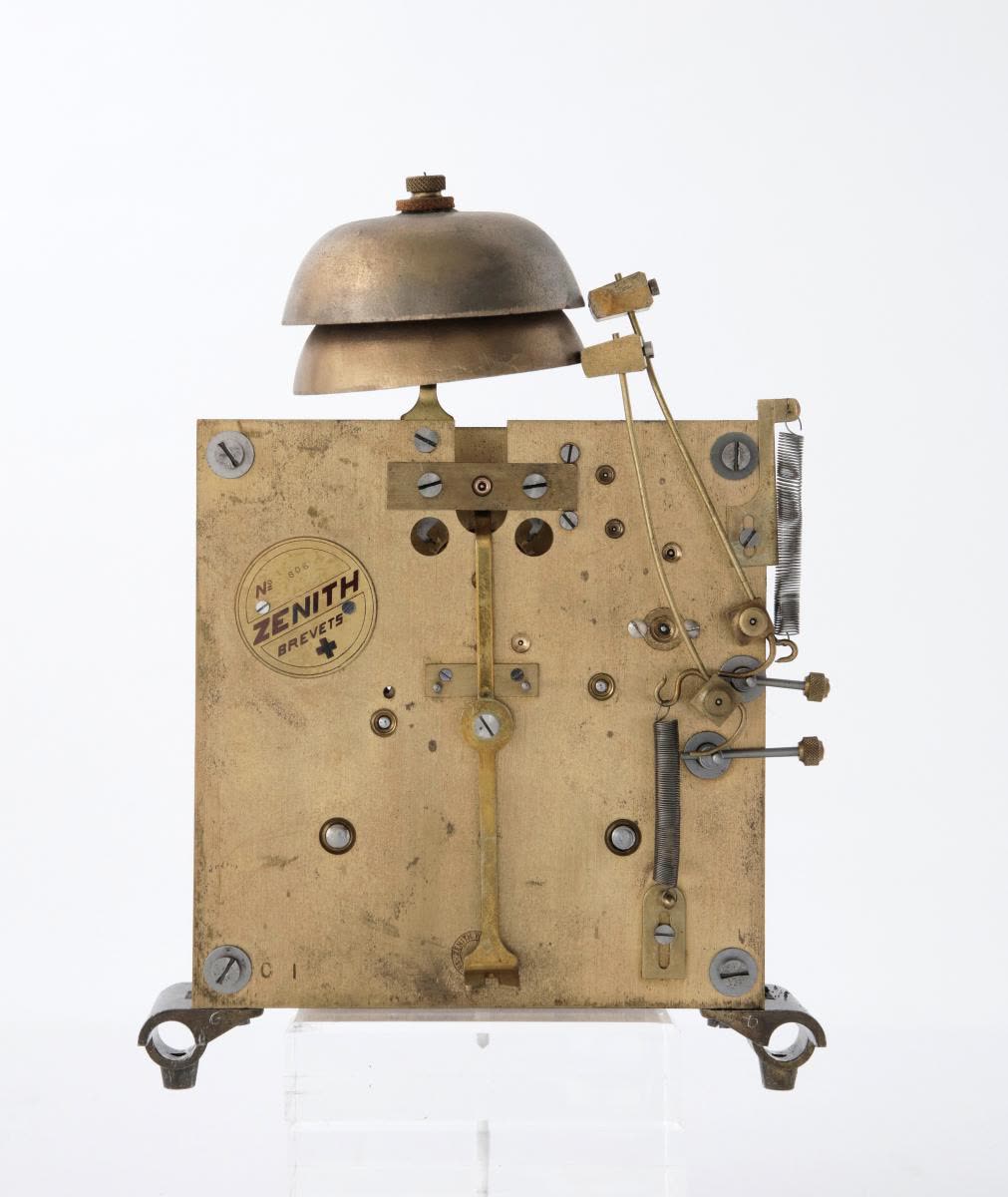 Pendule neuchâteloise Zénith, modèle Grande Louis XIV (MIH IV-1141)