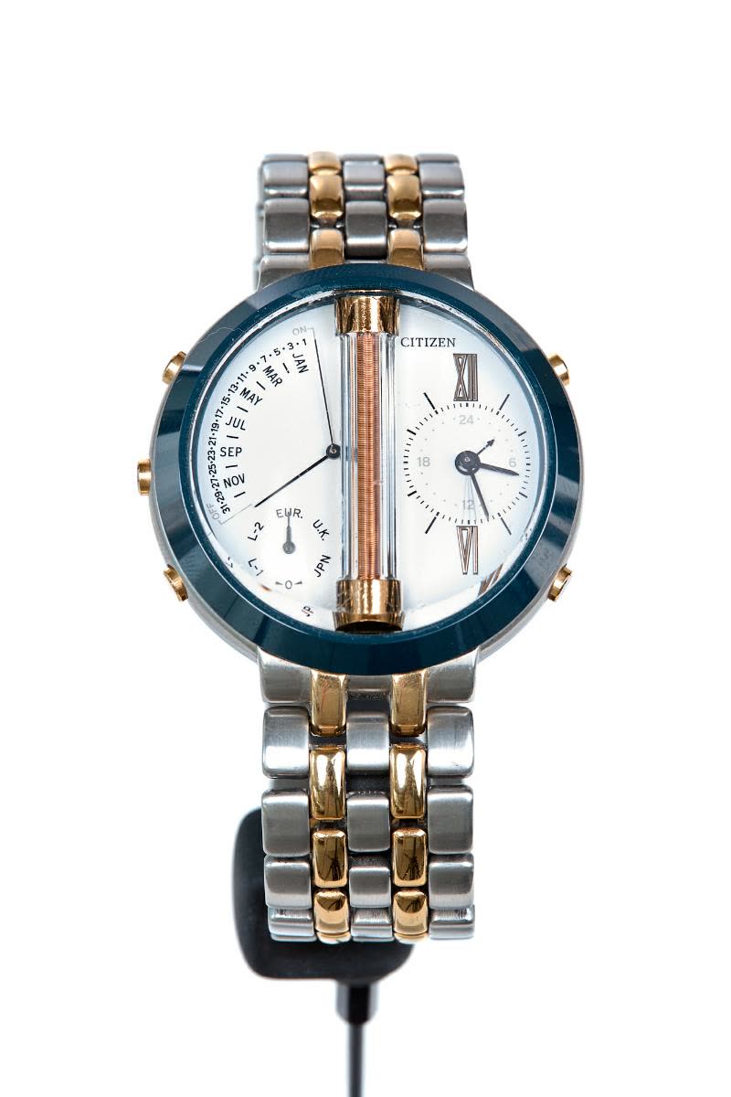 CITIZEN radio-controlled wristwatch (MIH VII-524)