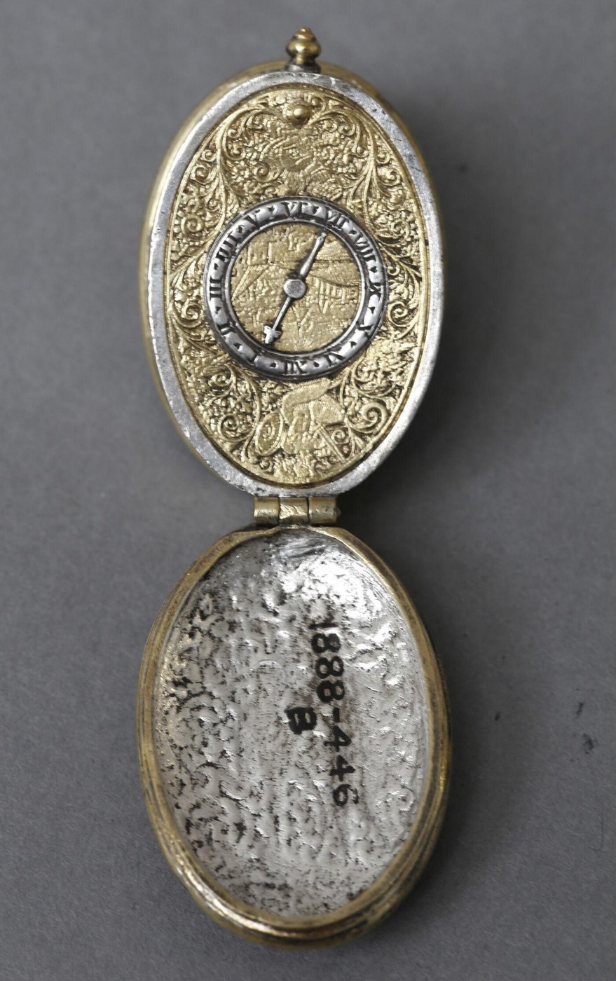Detailed view of the interior dial plate and the electrotype casing