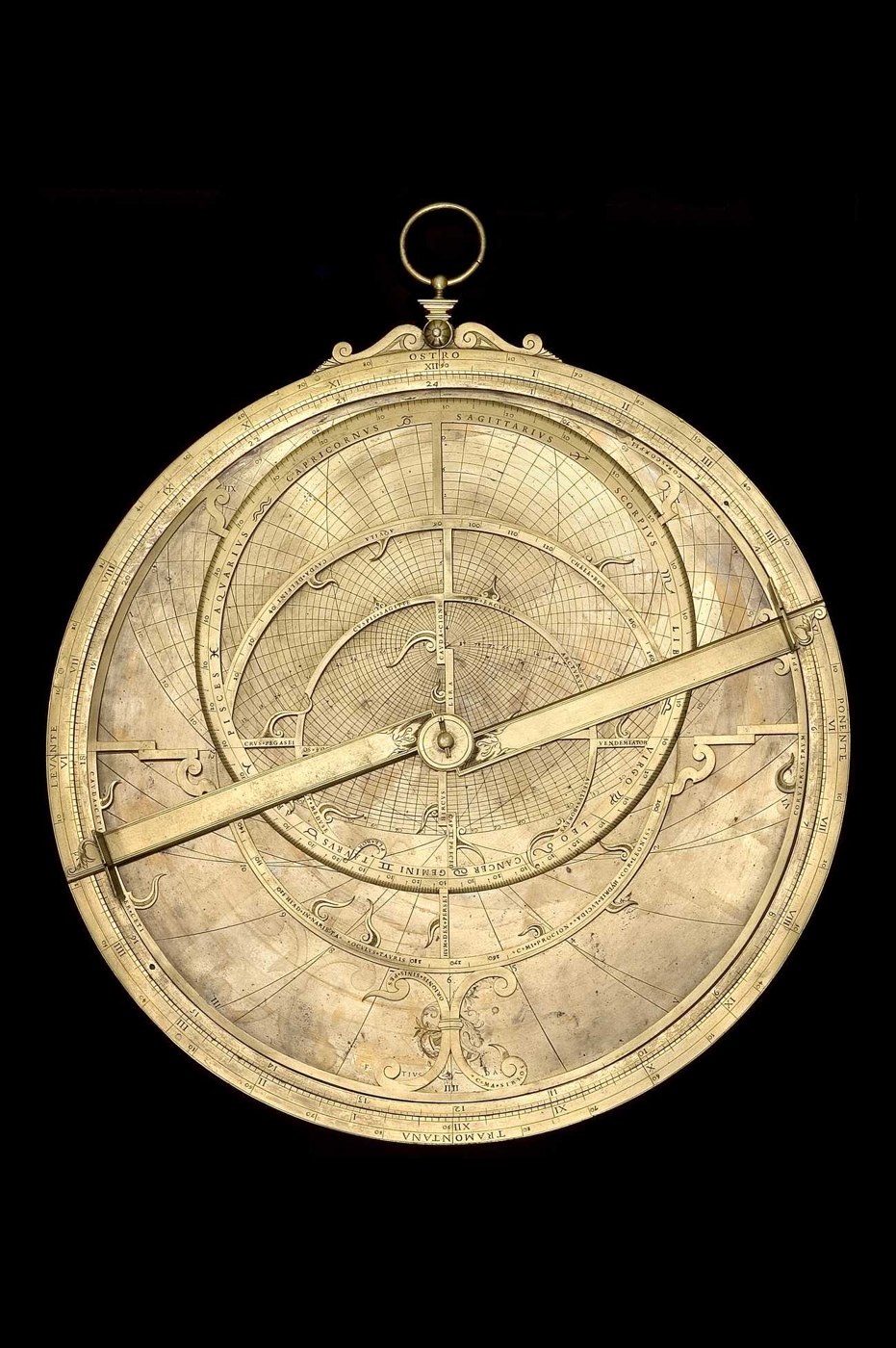 Front view of the Danti astrolabe showing the rete, alidade, and the limb scales.