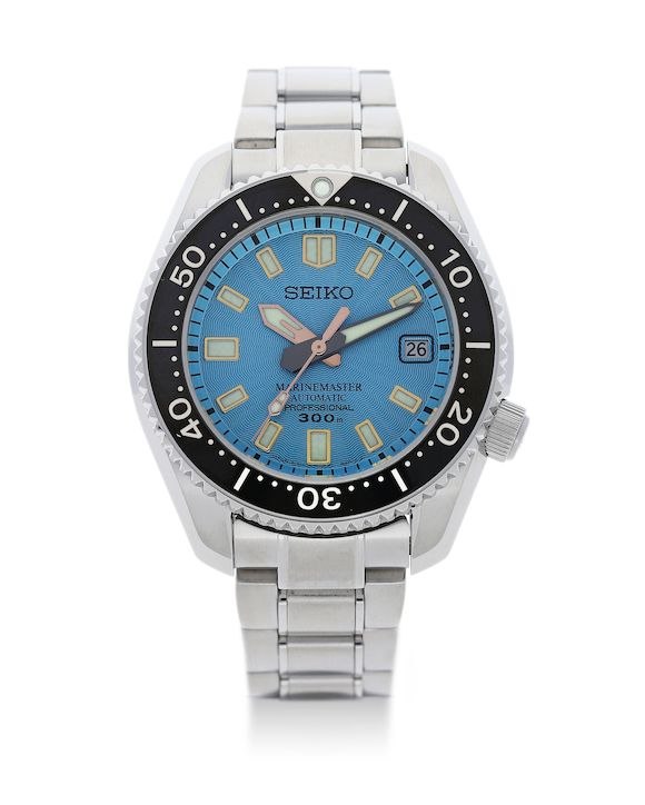 Front view of the Seiko MarineMaster Professional diver's wristwatch on stainless steel bracelet